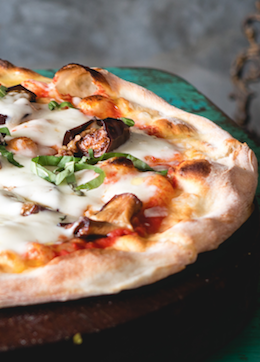 italske-recepty_pizza-s-uzeninou
